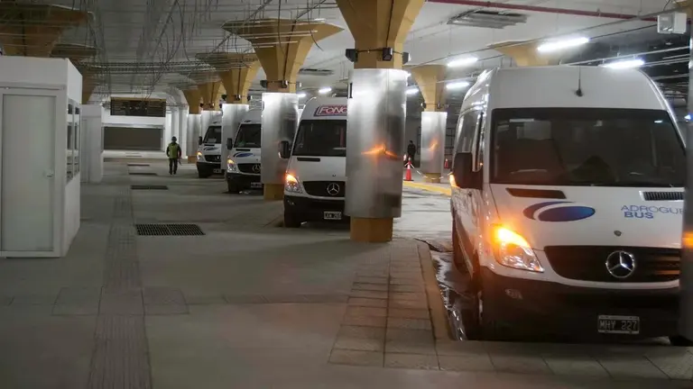 Javier Milei desregula el negocio de las combis del AMBA: qué pasa con las tarifas