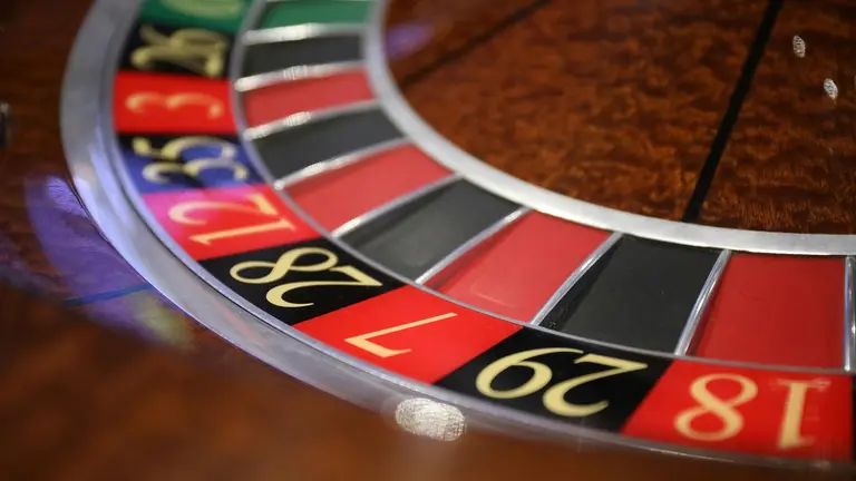 La estadística detrás de la estrategia de rojo y negro en la ruleta