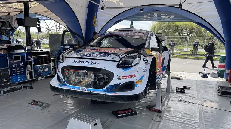 Ford Performance empieza a mostrarse en la región con el WRC que se corre en Chile
