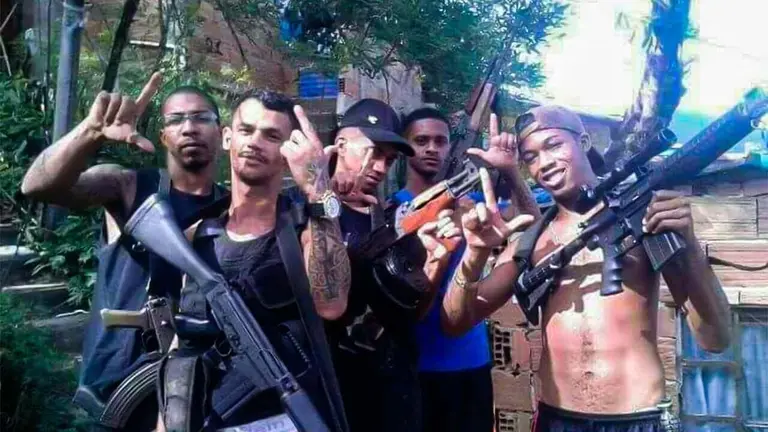 Operativo en Río: quiénes son los miembros del Comando Vermelho y cómo opera la mayor banda criminal de Brasil