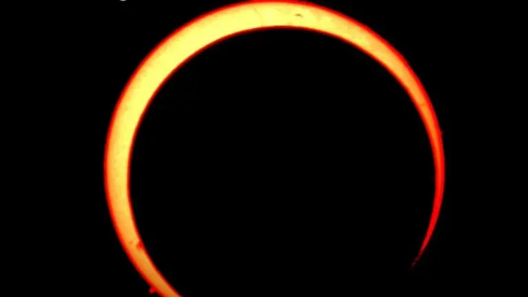 Eclipse - anillo de fuego