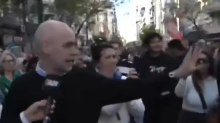 Agredieron a Horacio Rodríguez Larreta en la marcha universitaria