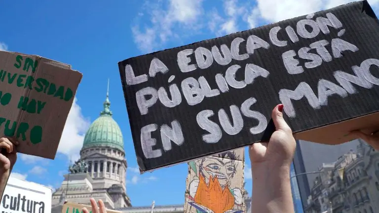 Anuncian paro en todas las universidades del país 