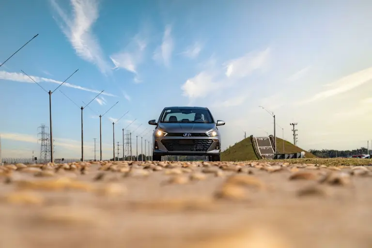 Nuevo auto chico de Hyundai que competirá con el Peugeot 208