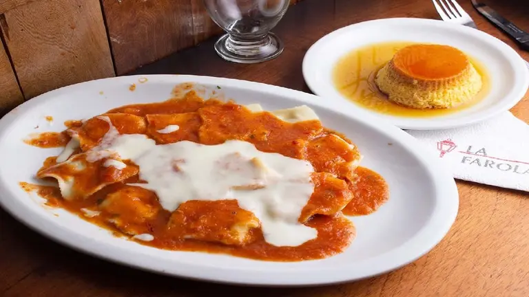 El restaurante La Farola Cabildo posee con un menú de 5 mil pesos que conquista todos los paladares