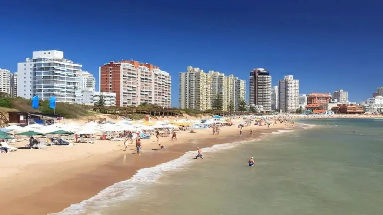 Uruguay presentó la temporada turística para atraer argentinos