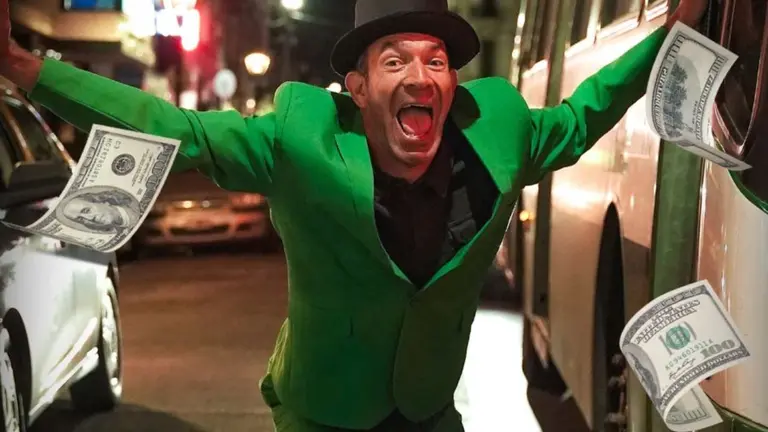 Economan sigue los pasos de Javier Milei: debuta en teatro con un show de standup humorístico financiero