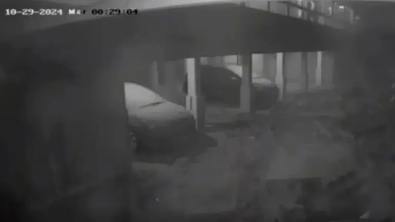 El momento del derrumbe del hotel Dubrovnik en Villa Gesell