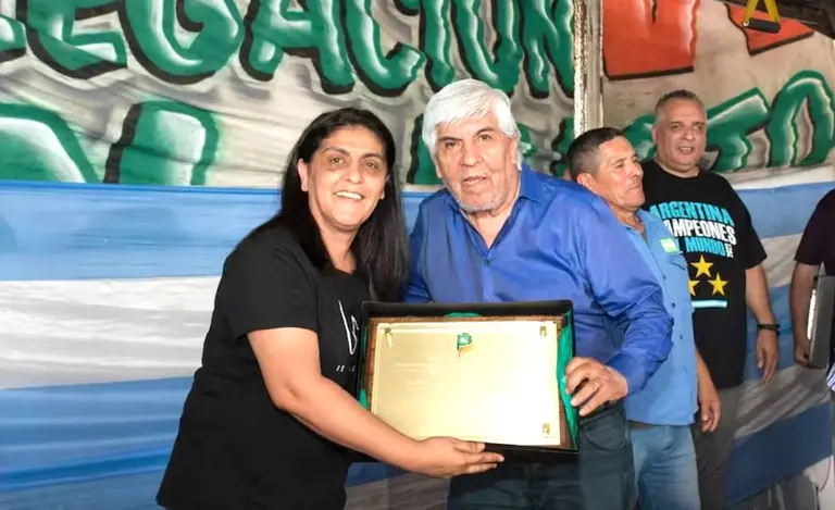 Karina Moyano con Hugo Moyano