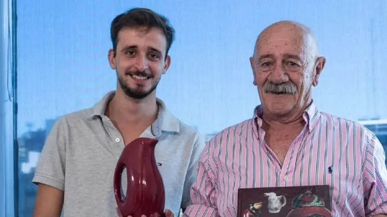 Se obsesionaron con las jarras pingüino de vino y crearon el primer museo virtual