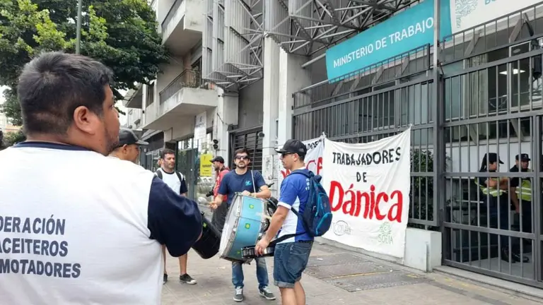 Medidas desesperadas: intentan frenar el cierre de emblemática fábrica de margarinas