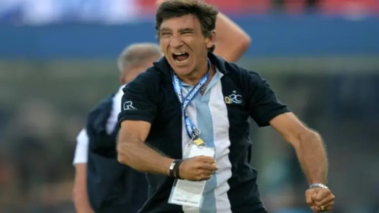 Gustavo Costas celebra el triunfo de la Copa Sudamericana