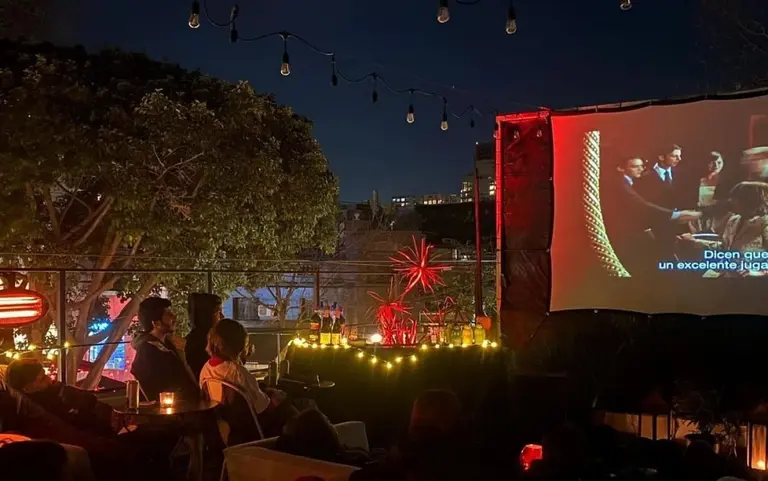 El cine a cielo abierto en Palermo que conquista corazones y propone un plan diferente