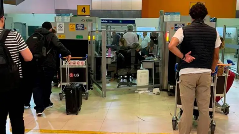 Reforma aduanera: el Gobierno simplifica trámites para agilizar procesos y reducir "oportunidades de corrupción"