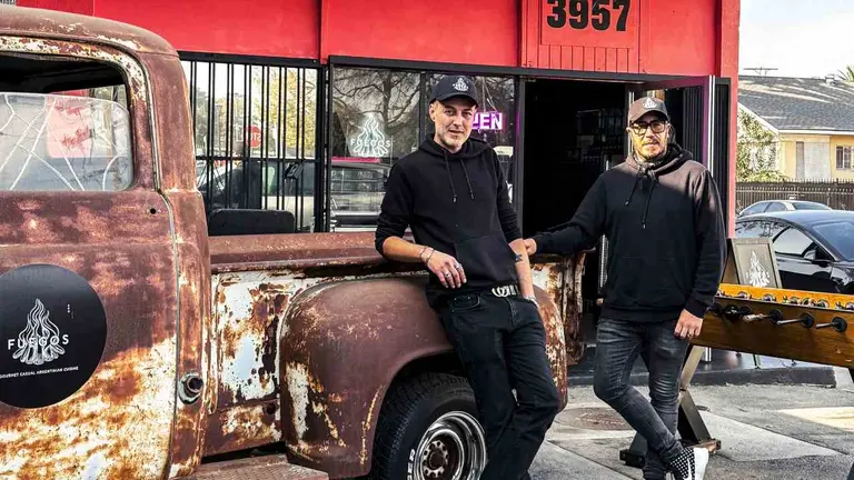 Son argentinos y triunfan vendiéndole empanadas a Netflix: cómo hicieron