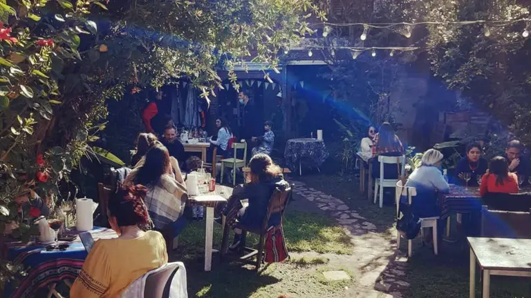 El Patio de Mabel, parrilla a puerta cerradas en La Paternal