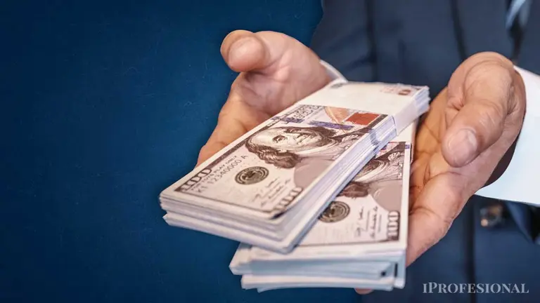 El dólar blue se recalentó y sobrepasó los $1.200: ¿vienen semanas de mayor volatilidad?