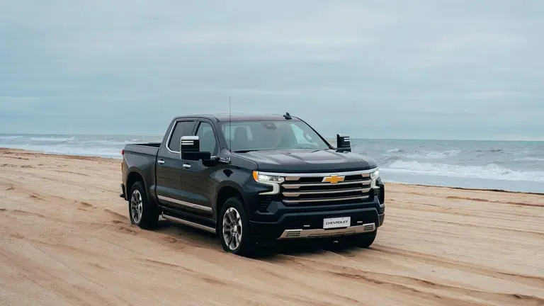 Chevrolet abre el verano 2025 con un despliegue de novedades en Cariló y Pinamar