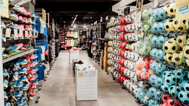 Decathlon planea abrir su primera tienda en Argentina