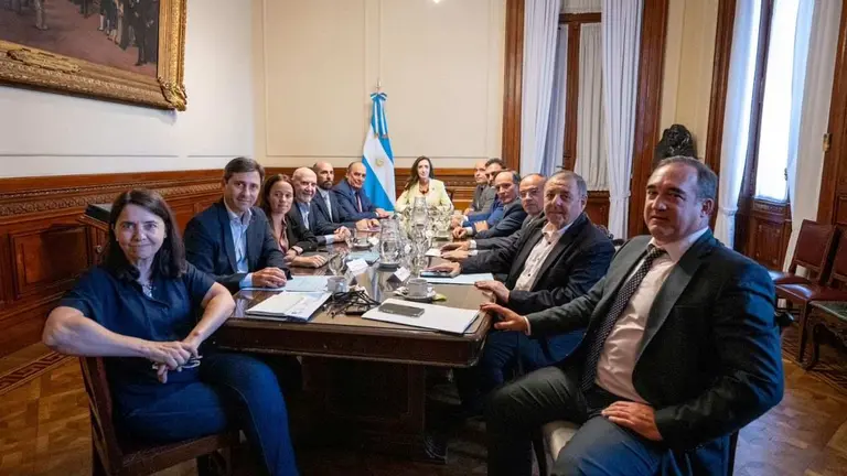 Guillermo Francos y Victoria Villarruel se reunieron con senadores