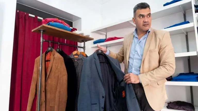  P&P, la marca de indumentaria diseñada para hombres que miden más de 1.90 y calzan más de 46.