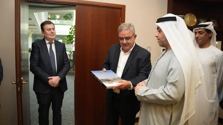 Reunión entre gobernadores con empresarios árabes por inversiones