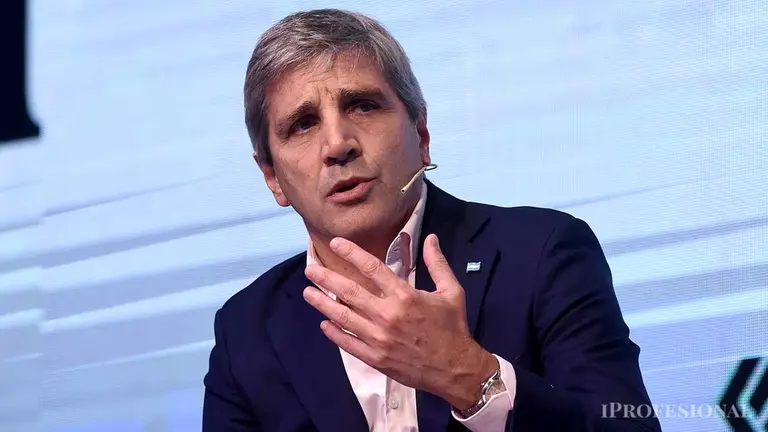 ¿Caputo se apura al festejar?: la City le da una tregua tras salto del dólar, pero siguen las señales de alerta