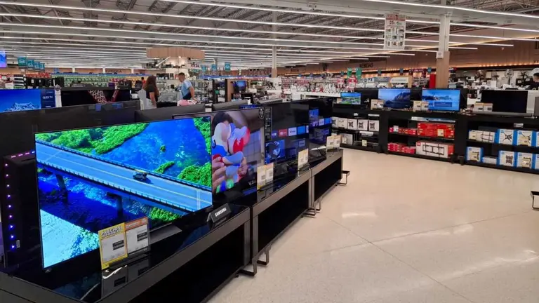 El supermercado más grande de Argentina vende tecnología más barata