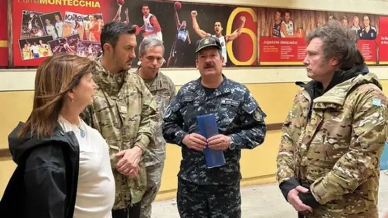La visita de Javier Milei a Bahía Blanca para supervisar la asistencia tras el temporal