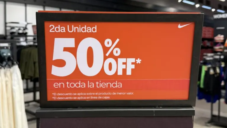 Outlet de Nike con 50% de descuento en la segunda unidad de toda la tienda