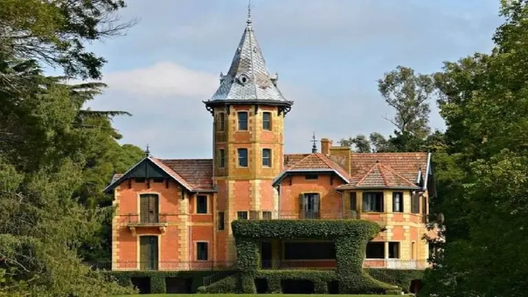 La espectacular experiencia de visitar el Castillo de la ruta 2 perteneciente a la familia Guerrero