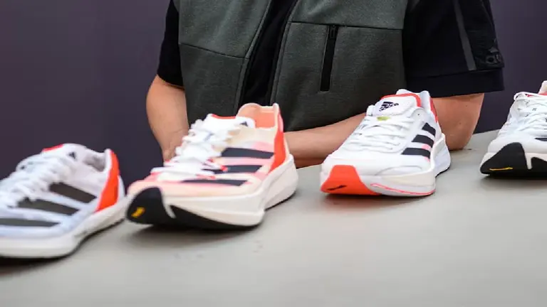 Zapatillas Adidas con 70% de descuento: dónde queda el outlet con los mejores precios