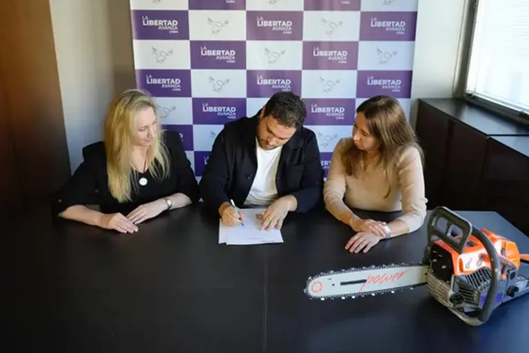 Pakgojz, candidato libertario, acelera su última operación inmobiliaria antes de dejar su cargo