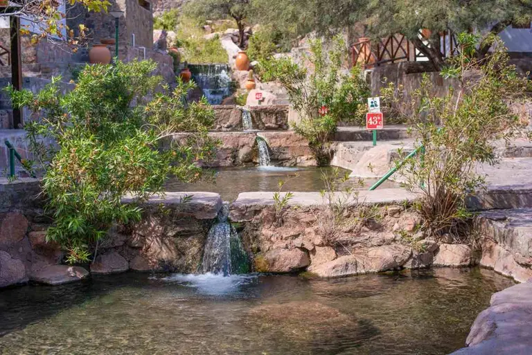 Escapada: el refugio de aguas termales volcánicas e imponente naturaleza para desconectar