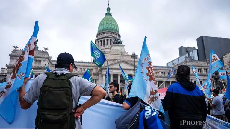 La estrategia de los gremios para voltear el decreto de Milei que limita el derecho a huelga