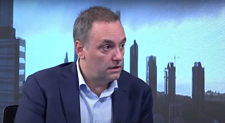 Dardo de Adorni al PRO: "Es un Nokia 1100 y nosotros un iPhone 16 PRO, quedó obsoleto"