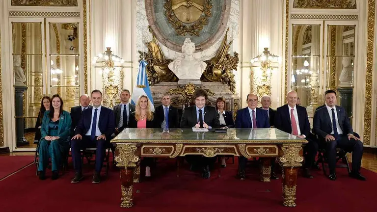 Milei dijo que el cepo "se eliminó para siempre" y que las reservas llegarán a u$s50.000 M con los dólares del FMI y otros organismos