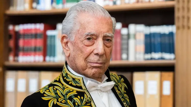 Murió Mario Vargas Llosa: así fue la obra del premio Nobel y una figura destacada de la literatura hispana