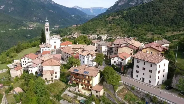 En Italia pagan hasta 100.000 euros por comprar una casa y mudarte al pueblo: los detalles