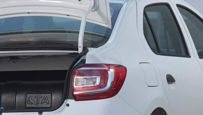 Renault empieza a vender dos modelos 0Km con GNC de fábrica: precios y características