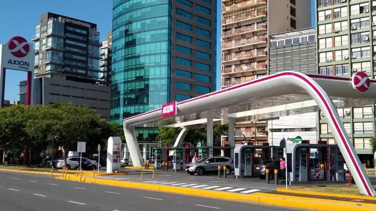Qué valoran los argentinos de una estación de servicio, según más de 330.000 reseñas
