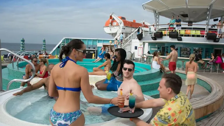 La dura realidad de trabajar en un crucero y lo que nadie te cuenta