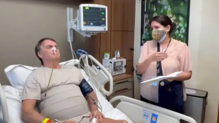 Se agrava la salud de Bolsonaro: recibió una citación judicial internado en terapia intensiva