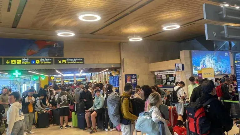 De un ciberataque a un "raro fenómeno atmosférico": las hipótesis detrás del apagón masivo en Europa