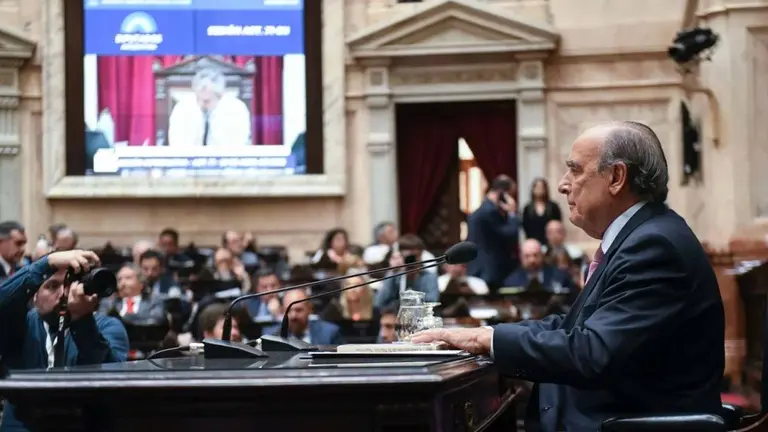 Caso $LIBRA: Francos despegó a Milei del criptoescándalo y ahora Diputados va por Caputo y Cúneo Libarona