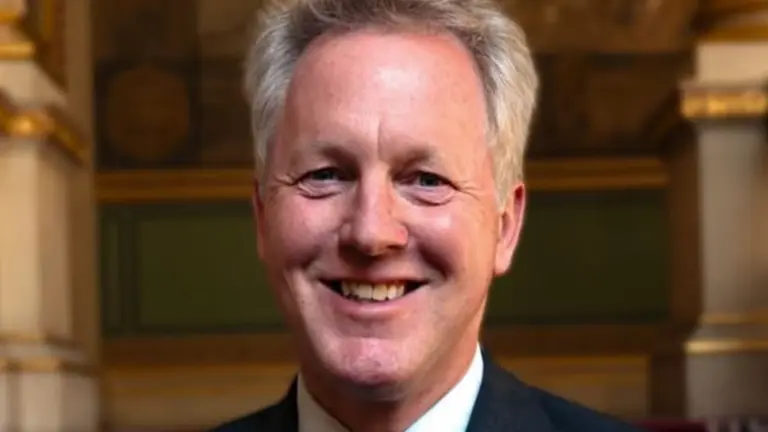 Gran Bretaña designó a su nuevo embajador en Argentina: quién es y cómo fue su carrera diplomática