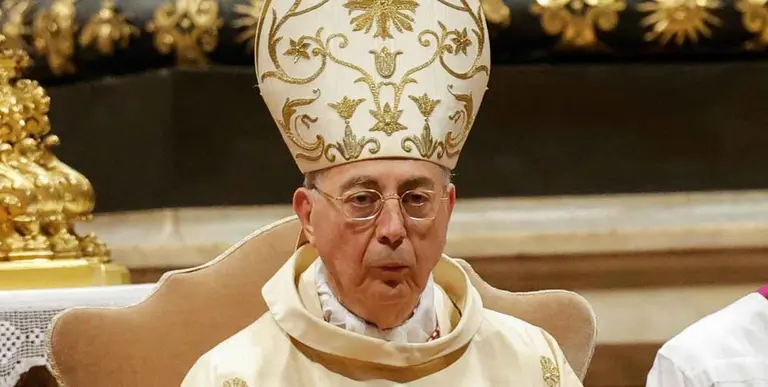 El cardenal que pronunció el "Habemus Papam": quién es Dominique Mamberti