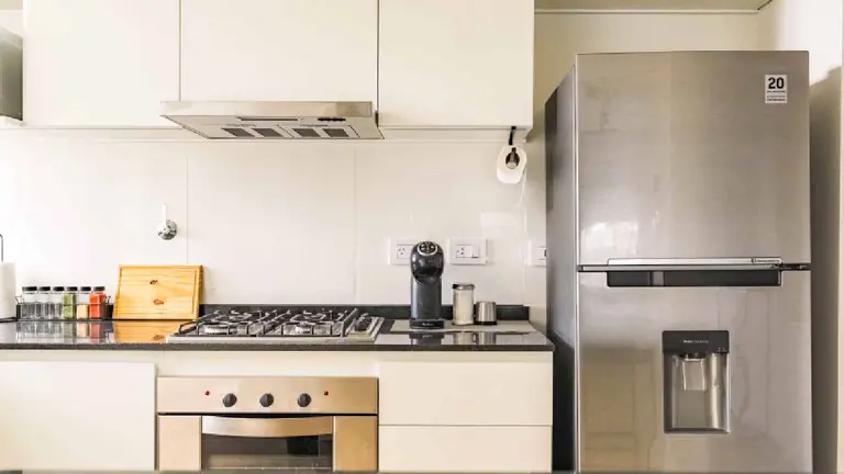 Cuánto pasó a costar en dólares la refacción de baño y cocina, tras el desarme del cepo