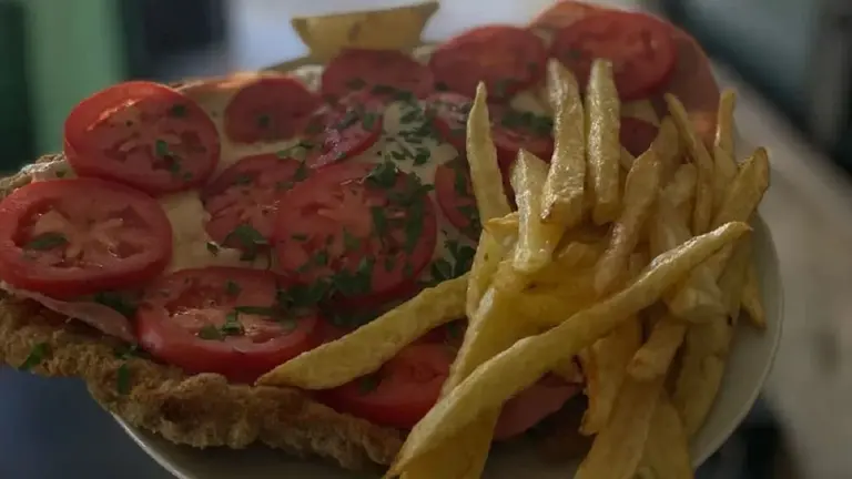 Menú gourmet en un vagón de 1800, la sabrosa propuesta en las sierras puntanas