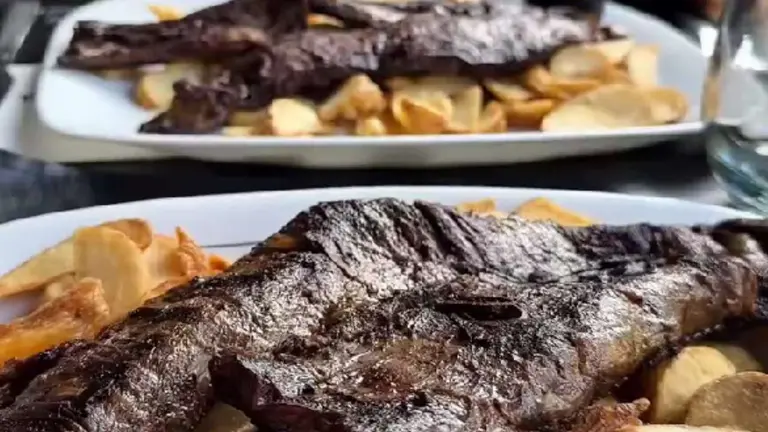 Cuánto cuesta comer en el restaurante con entraña y papas fritas libres de caba